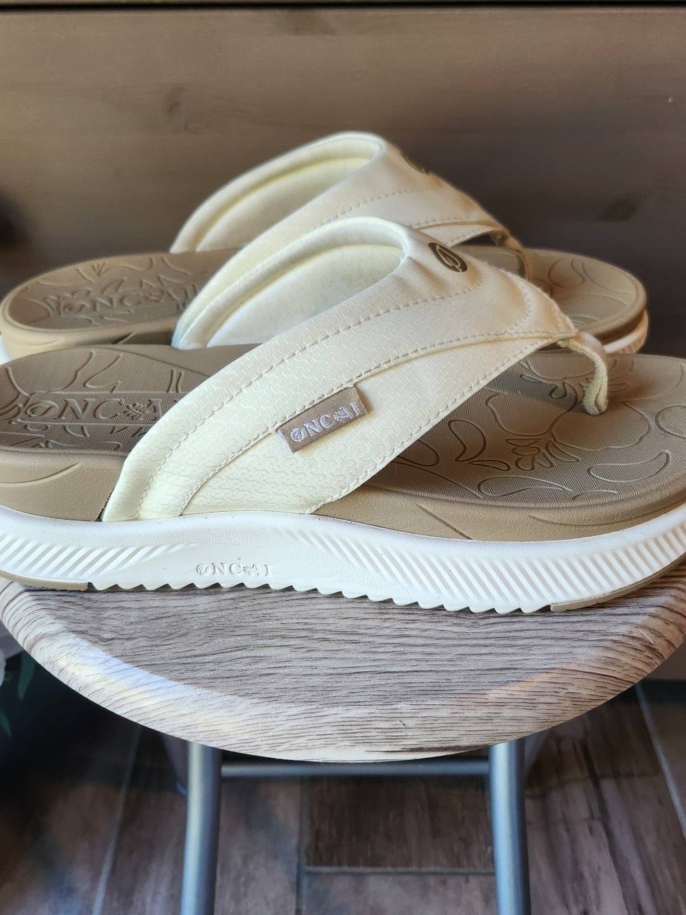 ONCAI ORTHOPEDIC CUSHION RECOVERY FLIP FLOP WOMENS SIZE 9.5